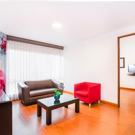 Lloyds Apartasuites Parque 93 Богота Екстериор снимка