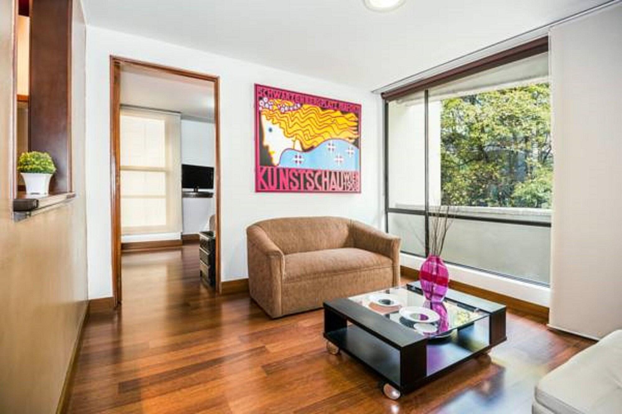 Lloyds Apartasuites Parque 93 Богота Екстериор снимка