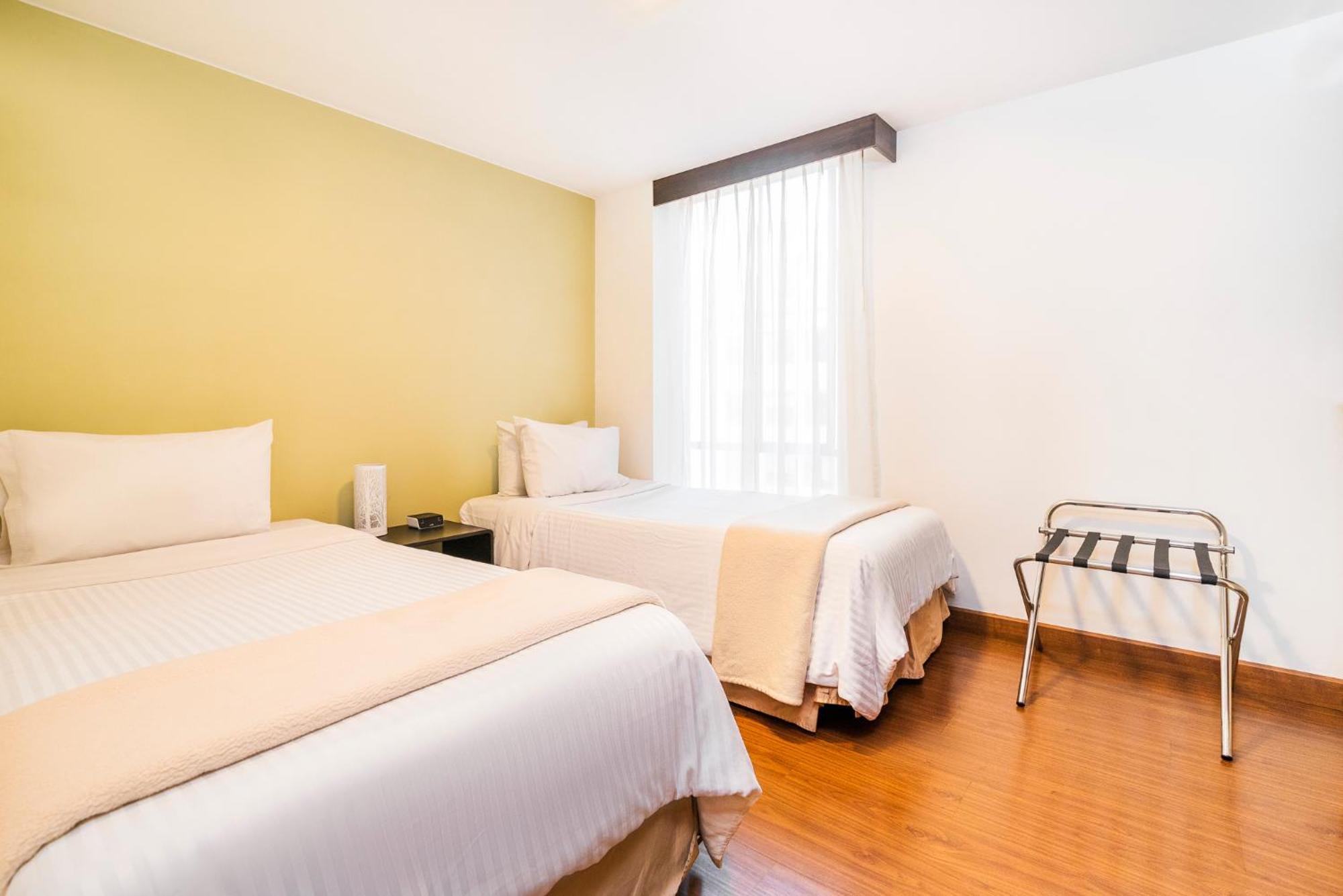 Lloyds Apartasuites Parque 93 Богота Екстериор снимка