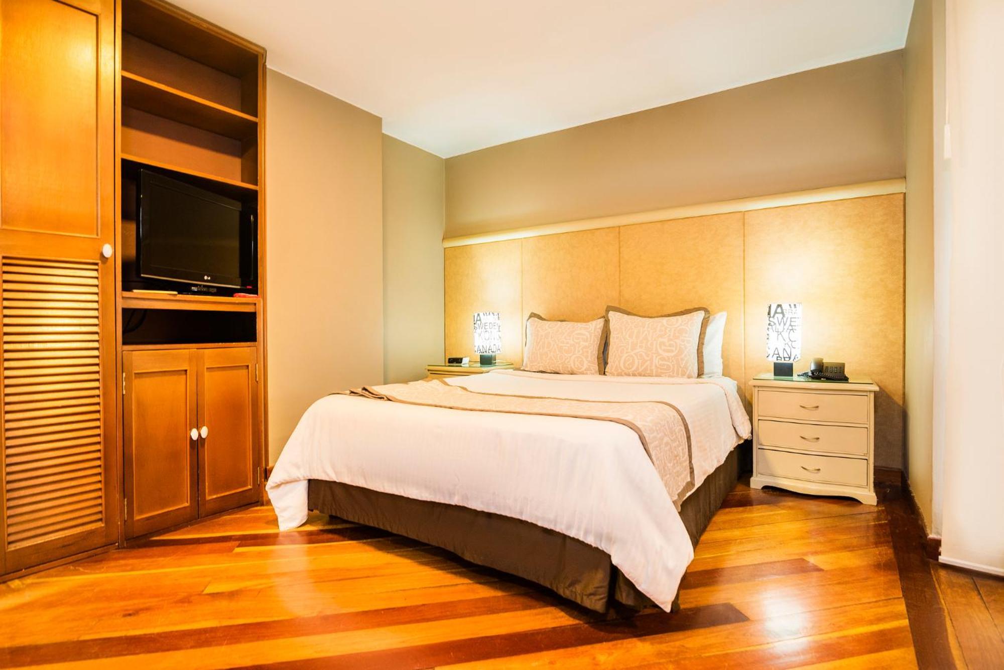 Lloyds Apartasuites Parque 93 Богота Екстериор снимка