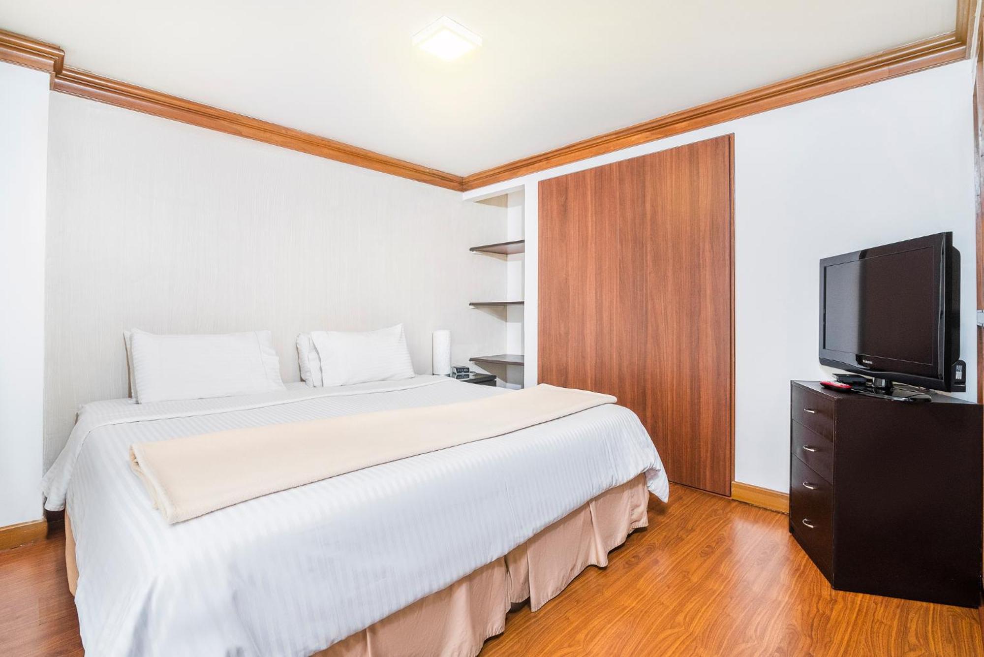 Lloyds Apartasuites Parque 93 Богота Екстериор снимка