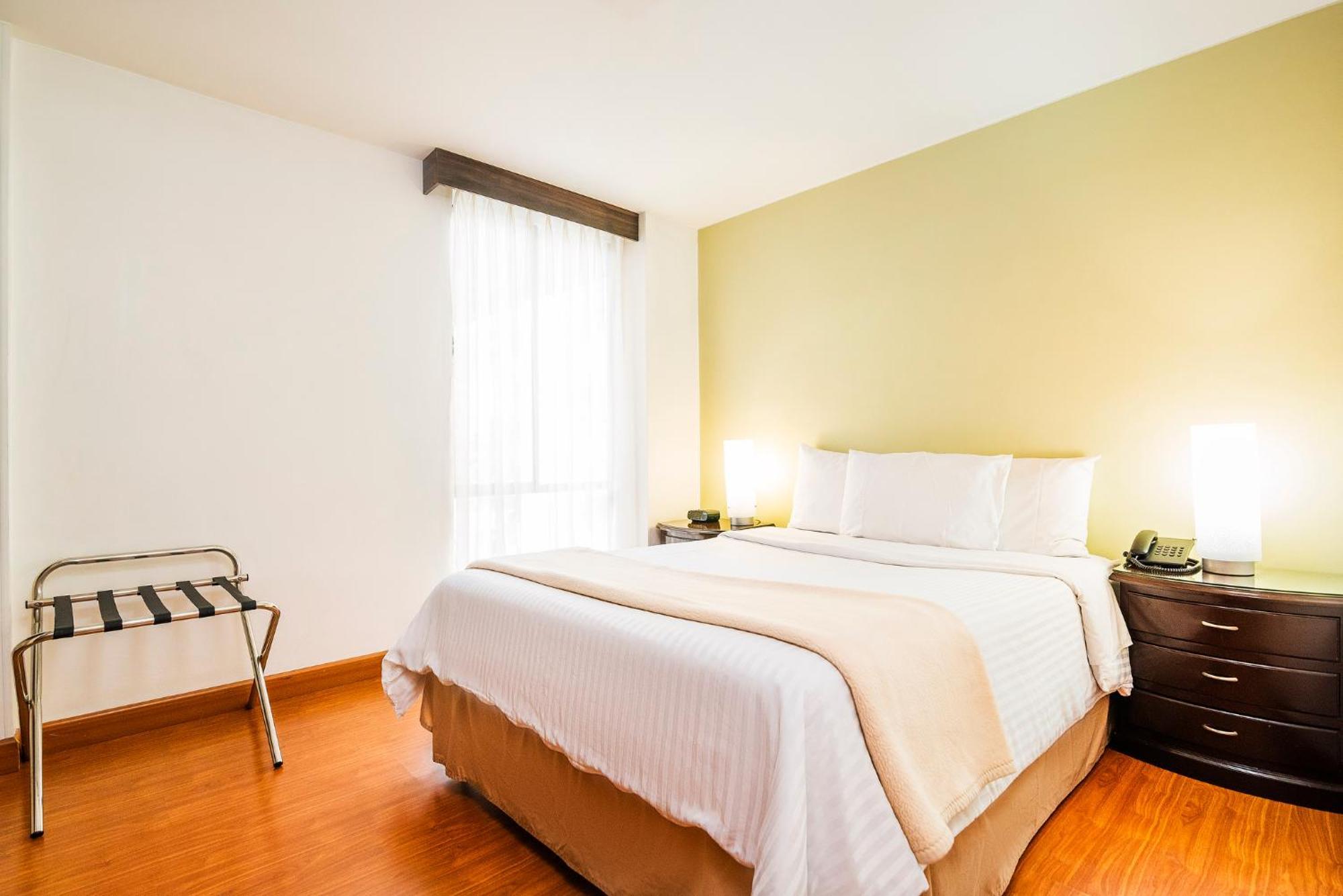 Lloyds Apartasuites Parque 93 Богота Екстериор снимка