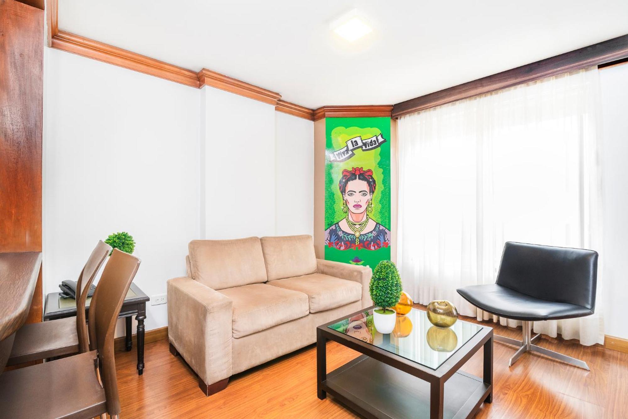 Lloyds Apartasuites Parque 93 Богота Екстериор снимка