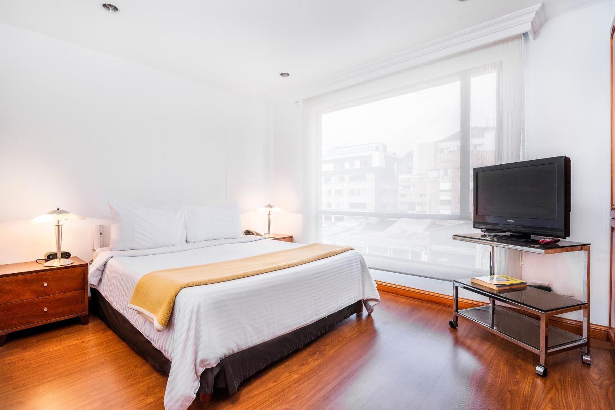 Lloyds Apartasuites Parque 93 Богота Екстериор снимка
