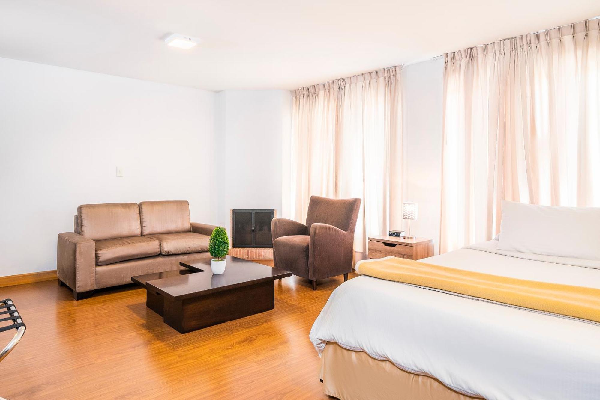 Lloyds Apartasuites Parque 93 Богота Екстериор снимка