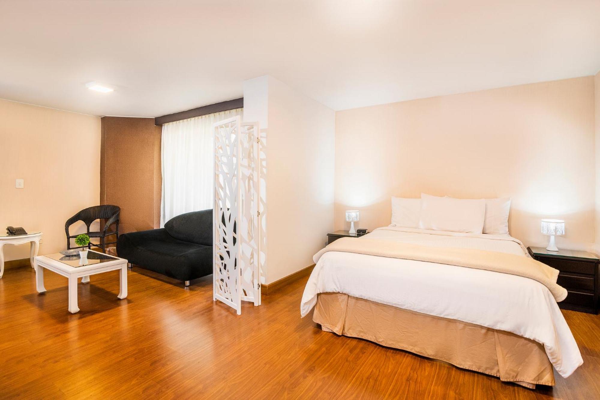 Lloyds Apartasuites Parque 93 Богота Екстериор снимка